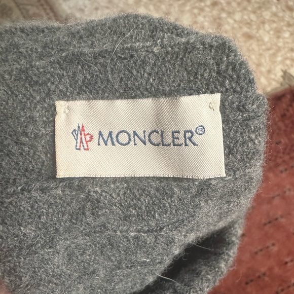 moncler cable knit hat - Picture 2 of 2